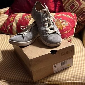 Born leather tennis shoes Women’s size 8.5
